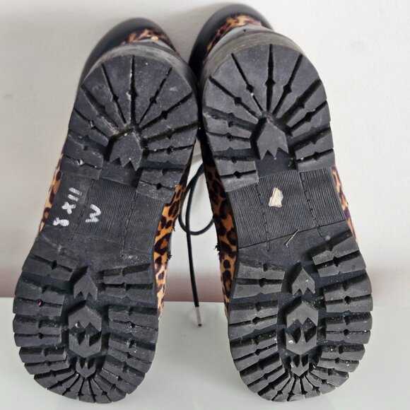 Leopard Print Ankle Boots with Black Accents EUC - Picture 6 of 6